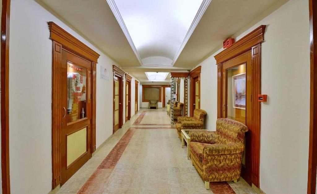 Hotel Park Grand Chandīgarh Exteriör bild